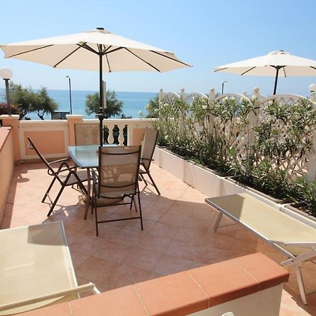Aparthotel Del Prado Riva Ligure Zewnętrze zdjęcie