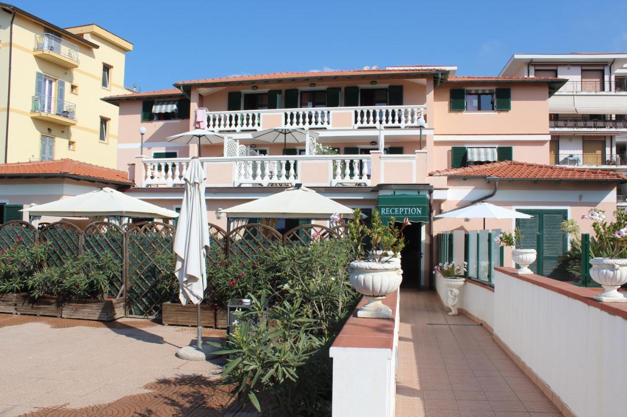 Aparthotel Del Prado Riva Ligure Zewnętrze zdjęcie