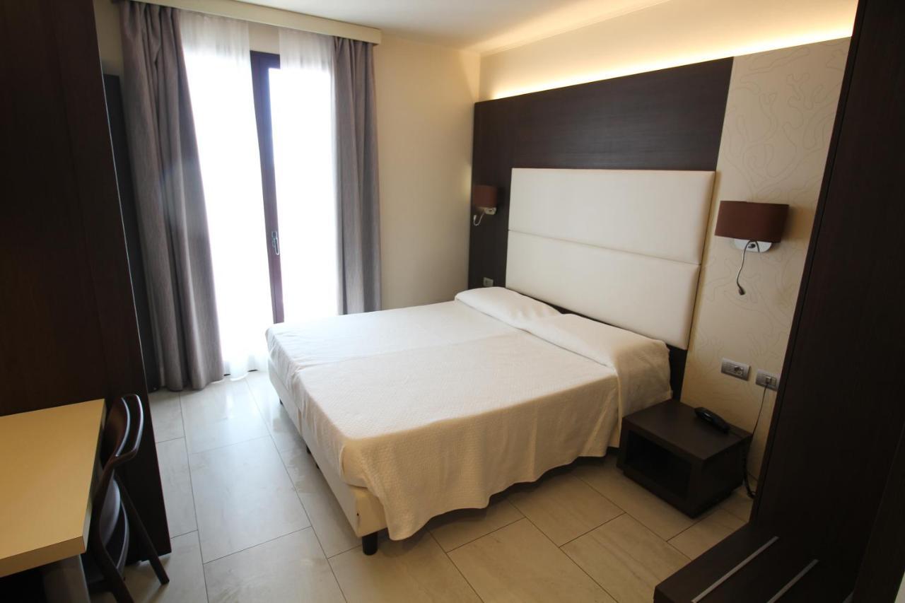 Aparthotel Del Prado Riva Ligure Zewnętrze zdjęcie