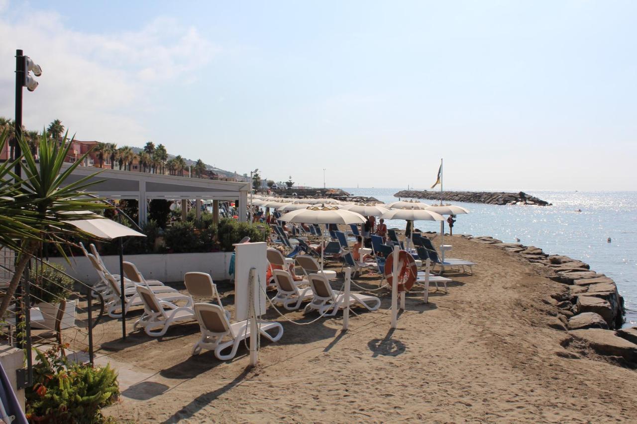 Aparthotel Del Prado Riva Ligure Zewnętrze zdjęcie