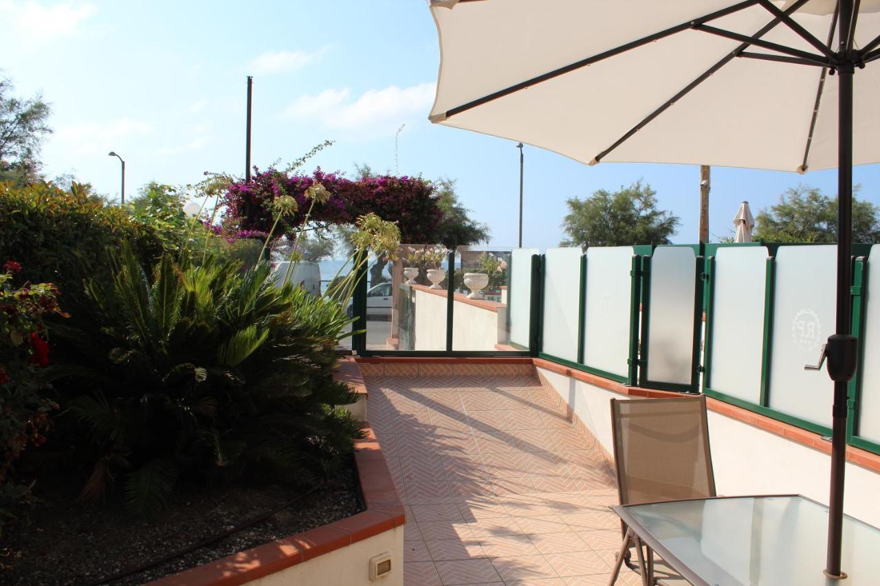 Aparthotel Del Prado Riva Ligure Zewnętrze zdjęcie