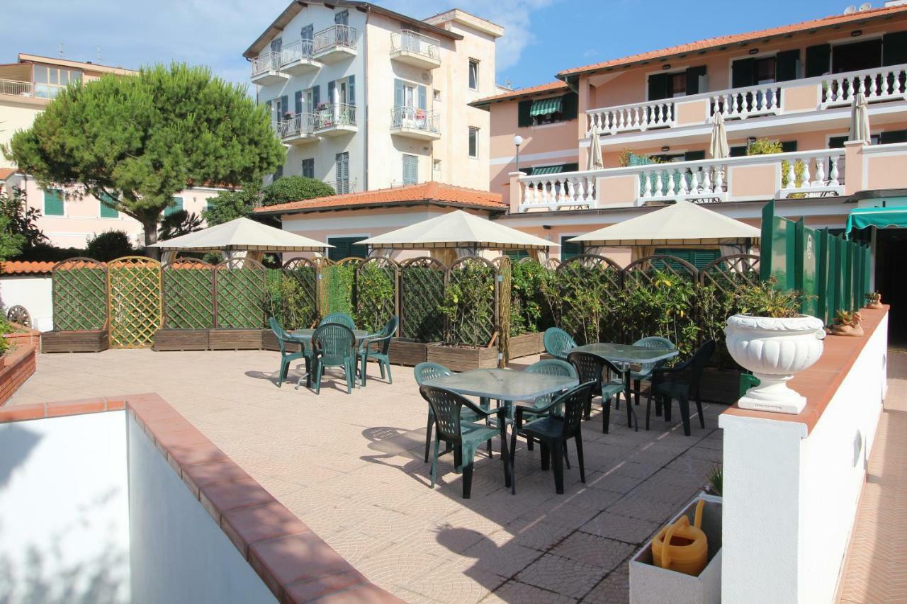 Aparthotel Del Prado Riva Ligure Zewnętrze zdjęcie