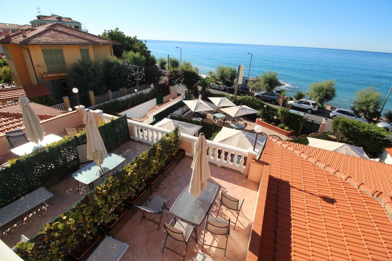 Aparthotel Del Prado Riva Ligure Zewnętrze zdjęcie